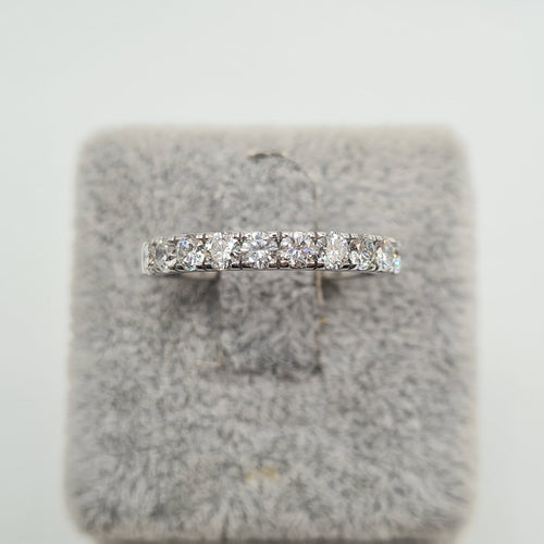 Bague 50 Bague en or blanc 18k ornée de diamants 58 Facettes #2861