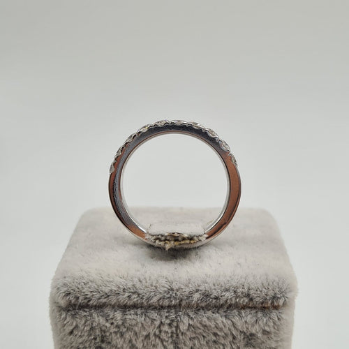 Bague 50 Bague en or blanc 18k ornée de diamants 58 Facettes #2861