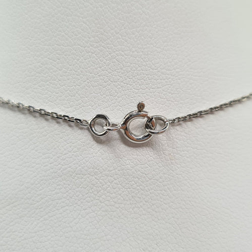 Collier Collier en or blanc 18 carats avec diamant taille émeraude 58 Facettes #3271
