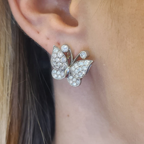 Boucles d'oreilles Boucles d’oreilles en or blanc 18k et diamants 58 Facettes #3276