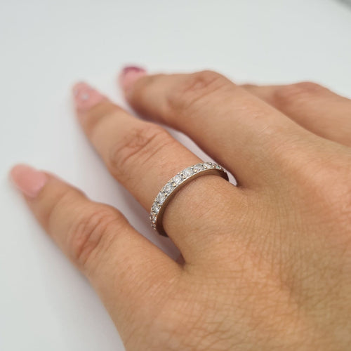 Bague 48 Alliance en or blanc 18k sertie de diamants 58 Facettes #3515