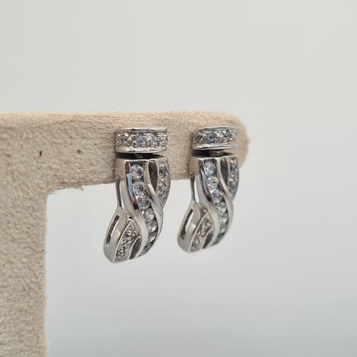 Boucles d'oreilles Boucles d’oreilles en or blanc 18k 58 Facettes #3528