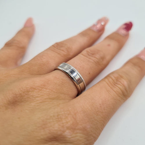 Bague 52 Bague alliance en or blanc avec diamant 58 Facettes #3584