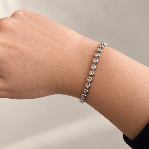 Bracelet Bracelet ligne en or gris 18 carats avec diamants 58 Facettes B26350