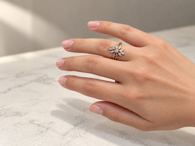 Bague 56 Bague feuillagée en or jaune et or gris 750‰, diamants 58 Facettes B26320