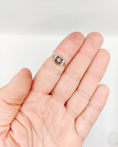 Bague 52 Bague Art déco en or blanc 18k, diamant taille ancienne, circa 1930 58 Facettes A07178