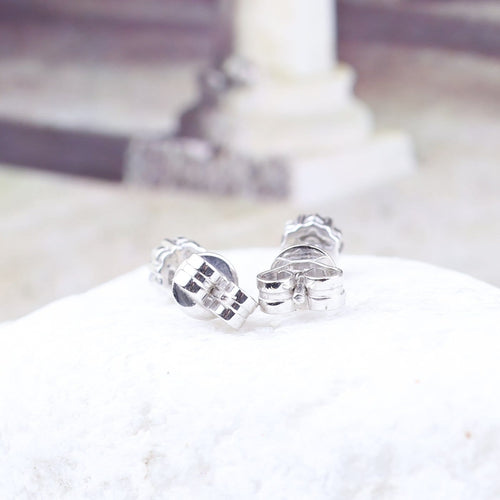 Boucles d'oreilles Boucles d’oreilles à rosettes de diamants en or blanc 18K, 0,12 ct 58 Facettes 2B-YY