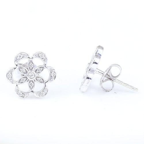 Boucles d'oreilles Boucles d’oreilles florales en or blanc 18 carats avec diamants, 0,12 ct 58 Facettes 2B-P