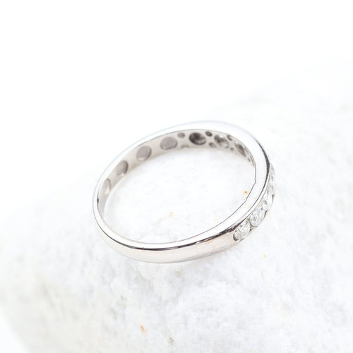 Bague Demi-alliance en or blanc 18K avec 9 diamants, 0,45 ct 58 Facettes 2B-ZZ