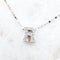 Collier Collier avec initiale R en or blanc 18k et diamants, 0,18 ct 58 Facettes 2B-SSS