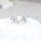 Boucles d’oreilles solitaires en or blanc 18k, diamants 0,06 ct 58 Facettes 2B-BB-X