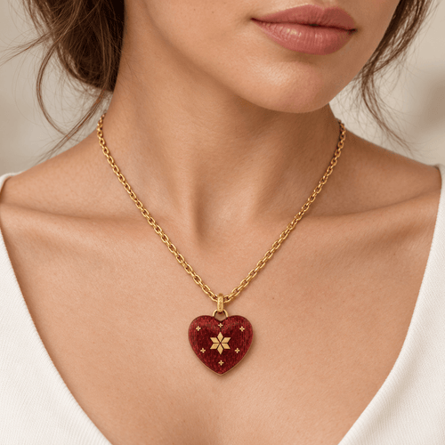 Collier Fabergé - Pendentif cœur en or jaune 18 kt, émail rouge et diamants 58 Facettes CL123 128-58 (00429)