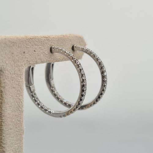 Boucles d'oreilles Boucles d’oreilles en or blanc serties de diamants naturels 58 Facettes #4310