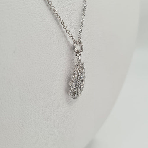 Collier Collier flamme à chaîne en or blanc 18 carats 58 Facettes #4380