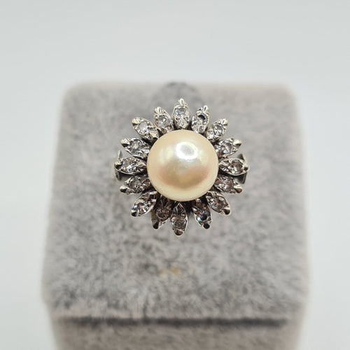 Bague 50 Bague en or blanc 18k avec perle et diamant 58 Facettes #4448