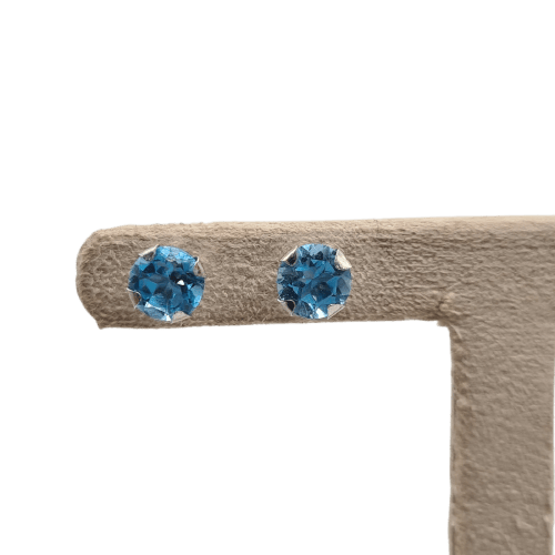 Boucles d'oreilles Boucles d’oreilles en or blanc 18k avec topazes 58 Facettes #4477