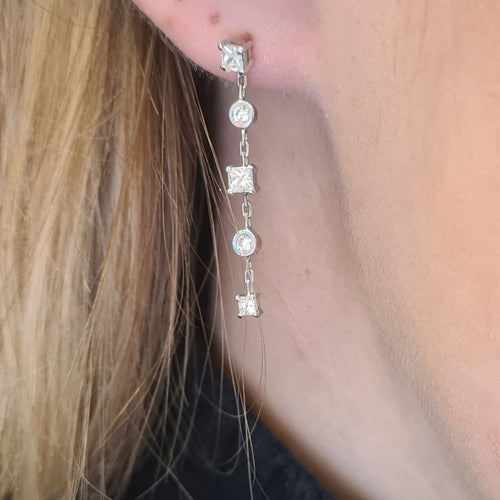 Boucles d’oreilles en or blanc 18k avec diamants naturels 58 Facettes #4484