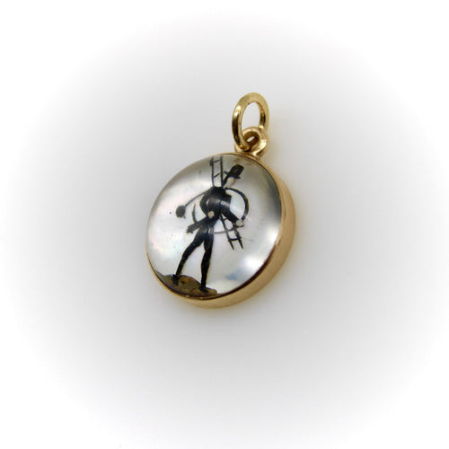 Pendentif Pendentif édouardien en cristal Essex représentant un ramoneur, en or 14 carats 58 Facettes A2002Q