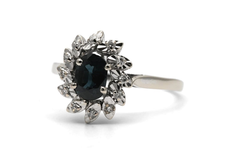 Bague 57 Bague des années 70 en or blanc 18 carats, saphir et diamants taille 8/8 58 Facettes 24173