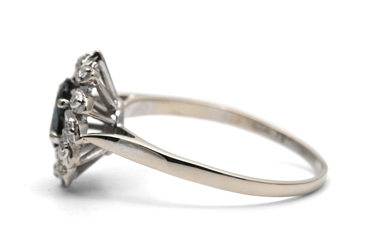 Bague 57 Bague des années 70 en or blanc 18 carats, saphir et diamants taille 8/8 58 Facettes 24173