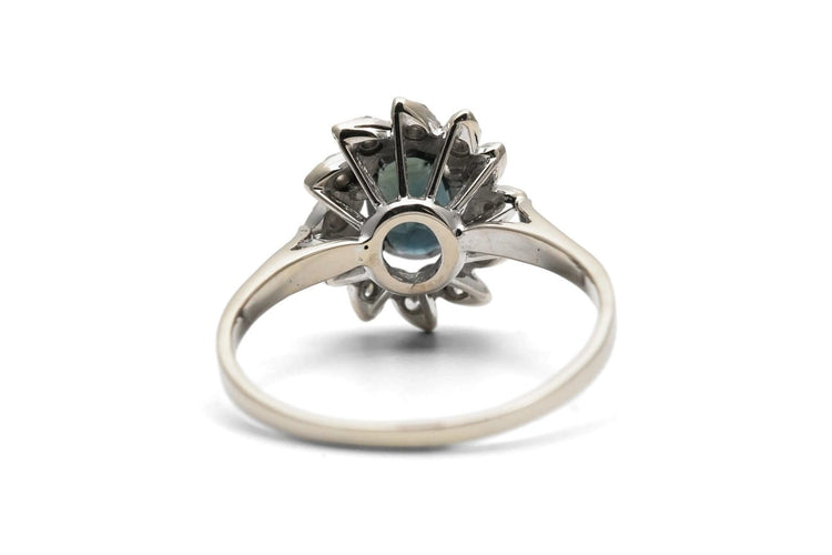 Bague 57 Bague des années 70 en or blanc 18 carats, saphir et diamants taille 8/8 58 Facettes 24173