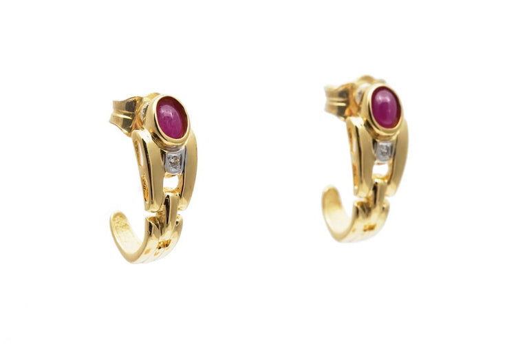 Boucles d'oreilles Boucles d’oreilles en or jaune 18 carats, rubis et diamants taille brillant (env. 0,10 ct) 58 Facettes 24172
