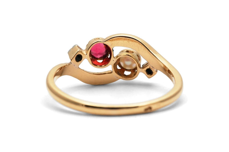 Bague 54 Bague Art nouveau en or jaune 18 carats, perle, rubis et diamants taille rose 58 Facettes B1000