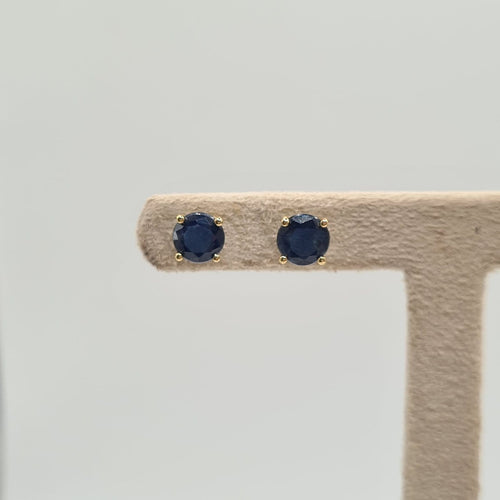 Boucles d'oreilles Boucles d’oreilles clous en or jaune 18k avec 2 saphirs 58 Facettes #4480