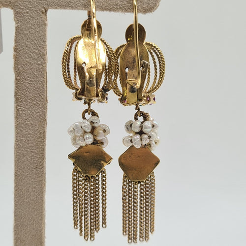 Boucles d'oreilles Boucles d’oreilles pendantes en or jaune 18 carats avec perles de culture 58 Facettes #4025