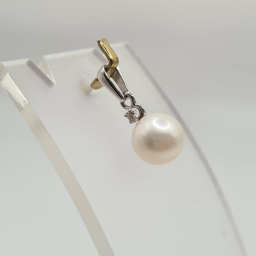 Pendentif Pendentif en or blanc 18 carats avec perle de culture 58 Facettes #4500