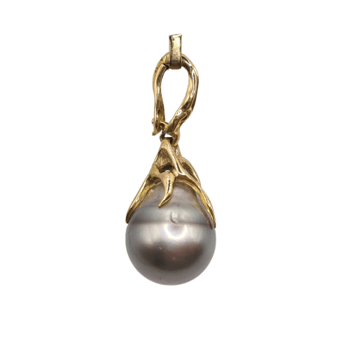 Pendentif Pendentif en or jaune 18 carats avec perle de Tahiti 58 Facettes #4499