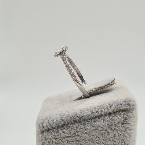 Bague 54 Bague solitaire en or blanc 18k sertie de diamants 58 Facettes #4565