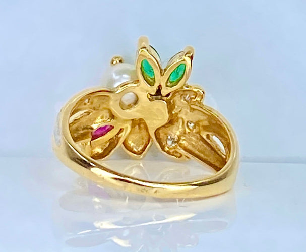 Bague 52 Bague en or jaune 18 carats, émeraudes, rubis, diamants et perles 58 Facettes AB759