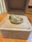 Bague 54 Bague bandeau en or jaune, émeraude et diamants 58 Facettes foapaf