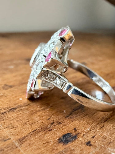 Bague 59 Bague cible Art déco en or blanc 18 carats, diamants et rubis 58 Facettes 6590czz