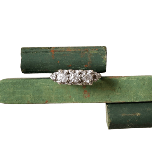 Bague 51.5 Bague jarretière en or blanc 18 carats et diamants — années 1920 58 Facettes