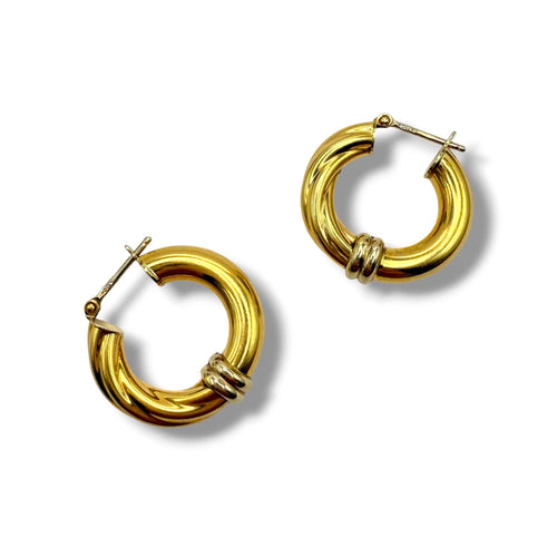 Boucles d'oreilles Créoles torsadées en or jaune et blanc 18 carats – Années 1990 58 Facettes