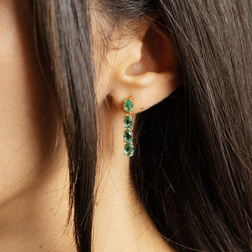 Boucles d'oreilles Boucles d’oreilles en or jaune 18 carats et émeraudes — Travail moderne 58 Facettes