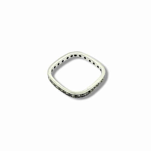 Bague 50 Alliance américaine coussin en or blanc 18 carats avec diamants, années 1990 58 Facettes