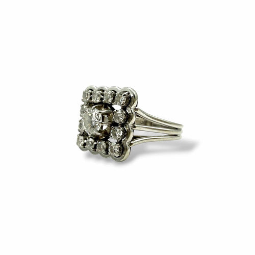 Bague 55 Bague carrée en or blanc 18 carats et platine, diamants - Années 1960 58 Facettes