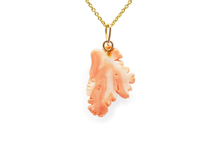 Pendentif Pendentif années 70 en or jaune 18 carats et corail à motifs floraux 58 Facettes B966