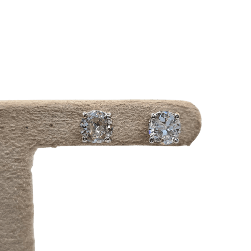 Boucles d'oreilles Boucles d’oreilles en or blanc et diamants naturels 58 Facettes #4865