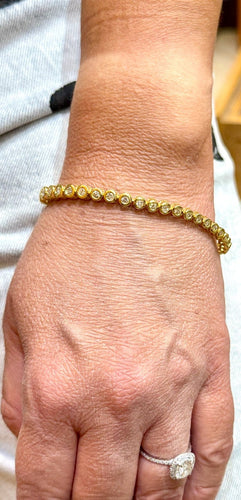 Bracelet Bracelet en or jaune 18 carats serti de diamants naturels 58 Facettes RD