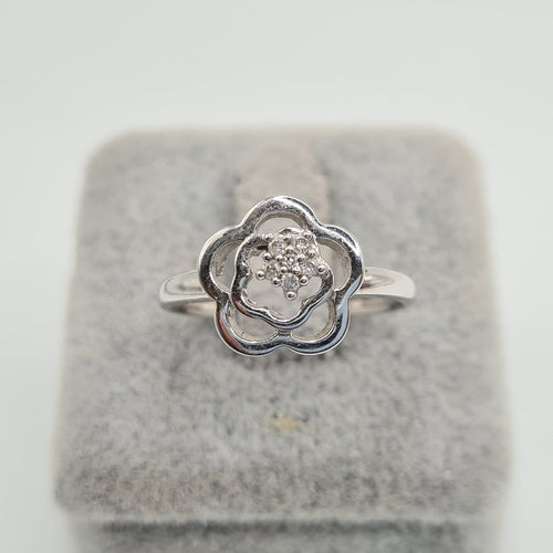 Bague 54 Bague fleur en or blanc 18k 58 Facettes #4959