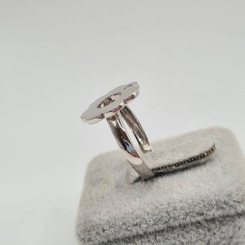 Bague 54 Bague fleur en or blanc 18k avec diamant 0,03 ct 58 Facettes #4970