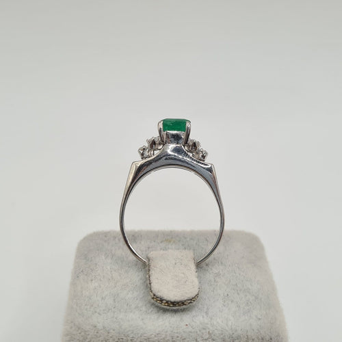 Bague en or blanc 18k, émeraude et diamant 58 Facettes #5049