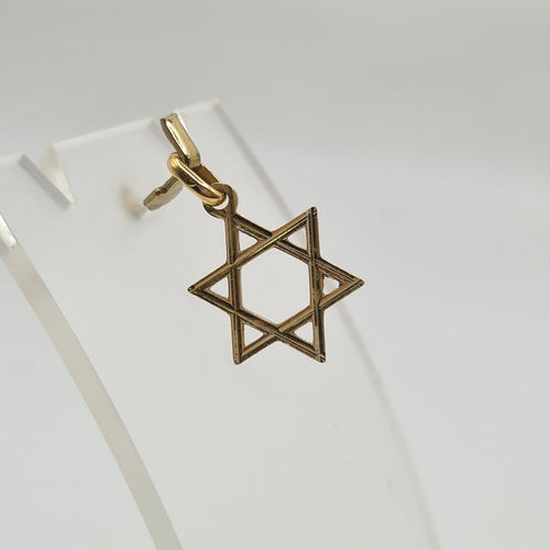 Pendentif étoile moyen en or jaune 18 carats 58 Facettes #5062