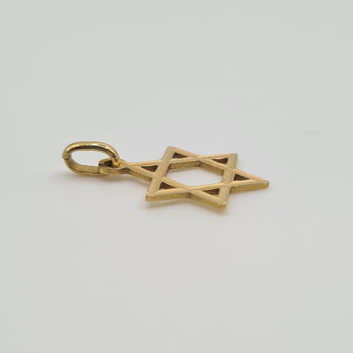 Pendentif étoile moyen en or jaune 18 carats 58 Facettes #5062
