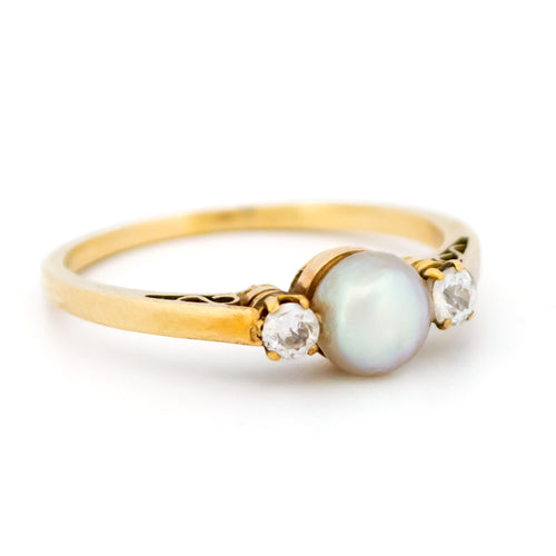 Bague 57 Bague trilogie en or 14 carats avec perle et diamants 58 Facettes 86ECCE0C24B745D3A3408B5DEF5041B2