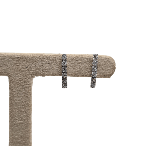 Boucles d’oreilles en or blanc 18k avec diamant naturel 58 Facettes #BT39